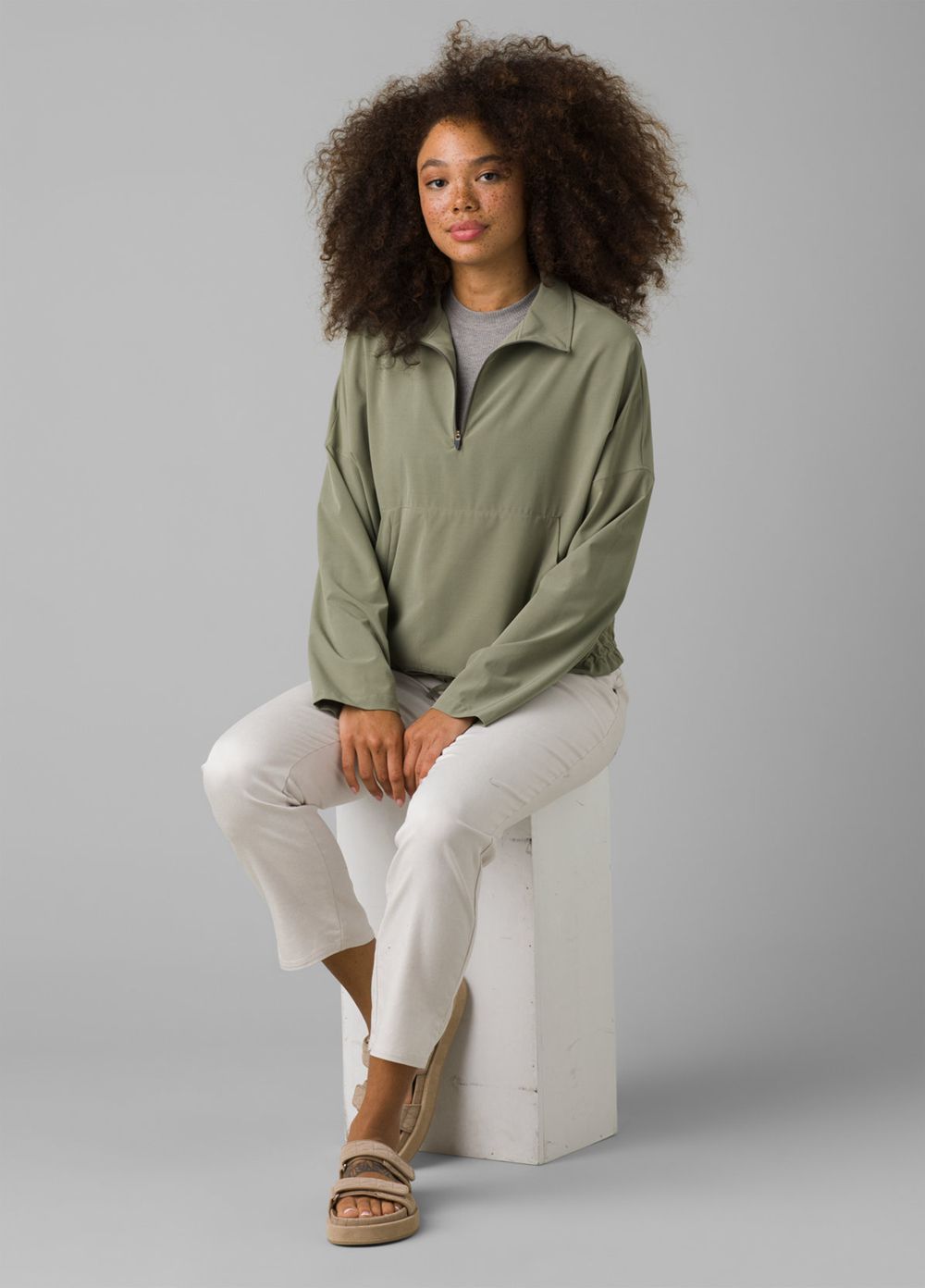 Olive Women's PrAna Railay Pullover Shirts | VZOSPM570