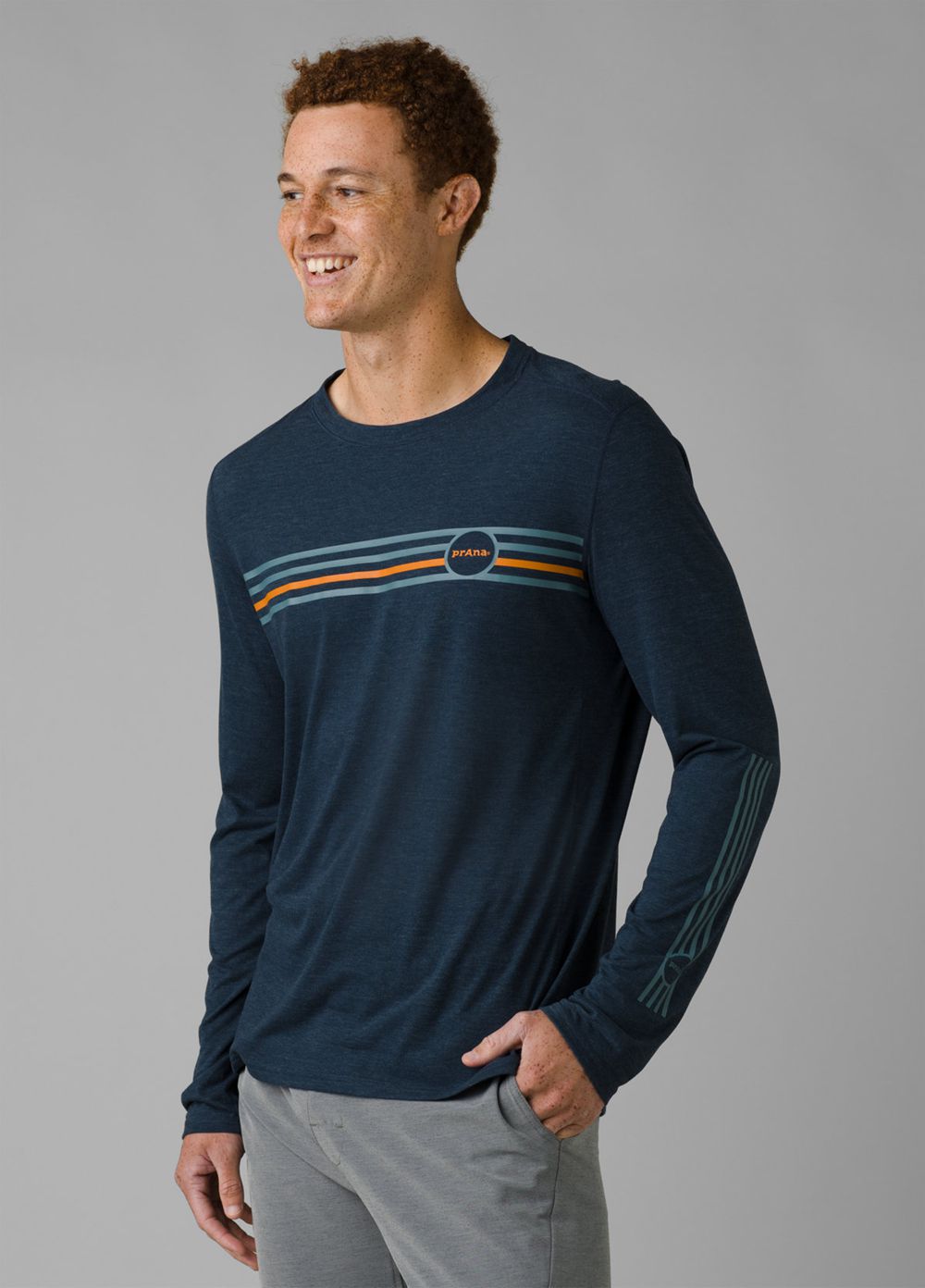 Navy Men's PrAna Prospect Heights Graphic Long Sleeve T-Shirts | VUZNLP301